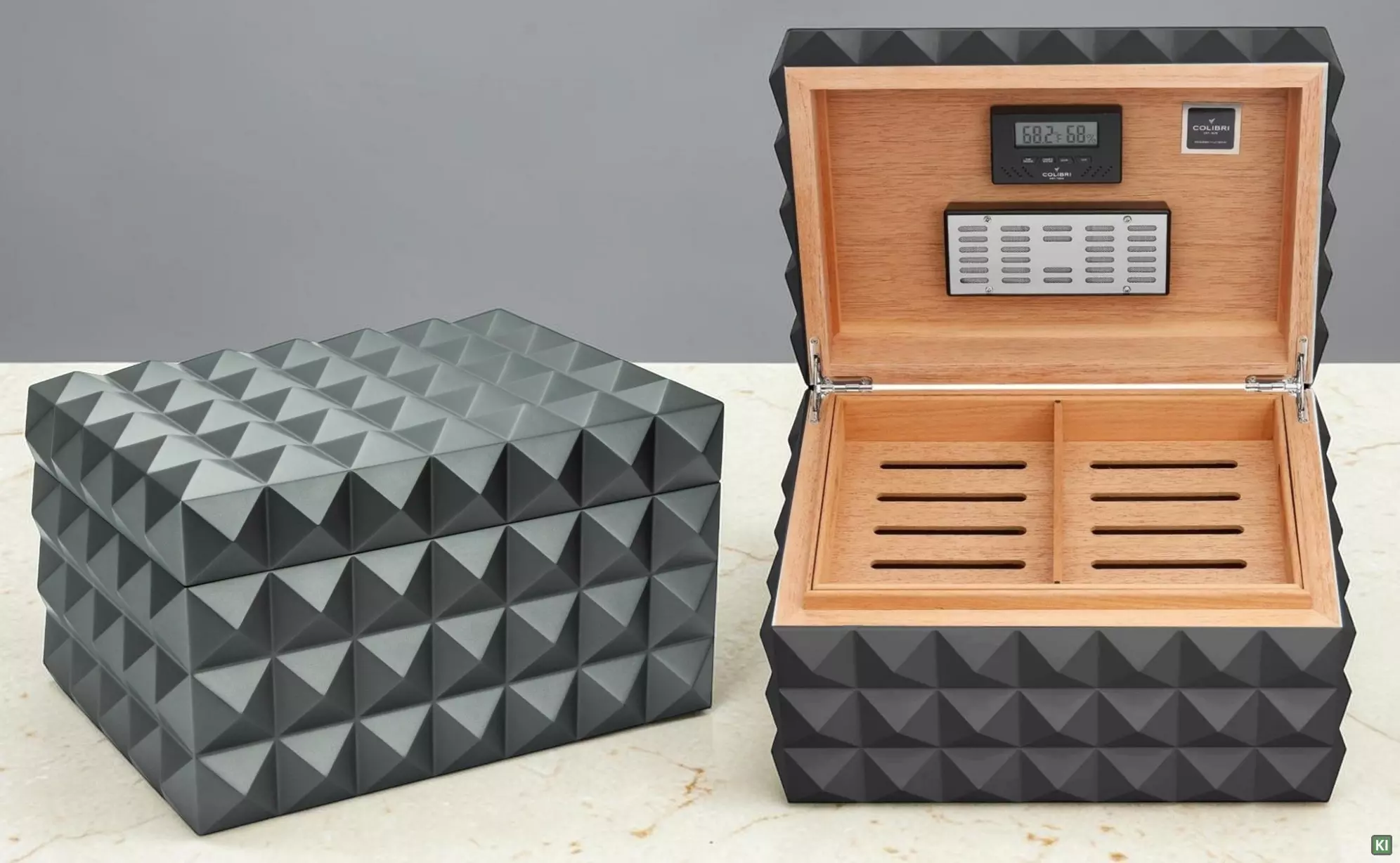 Grand Quasar Humidore von Colibri