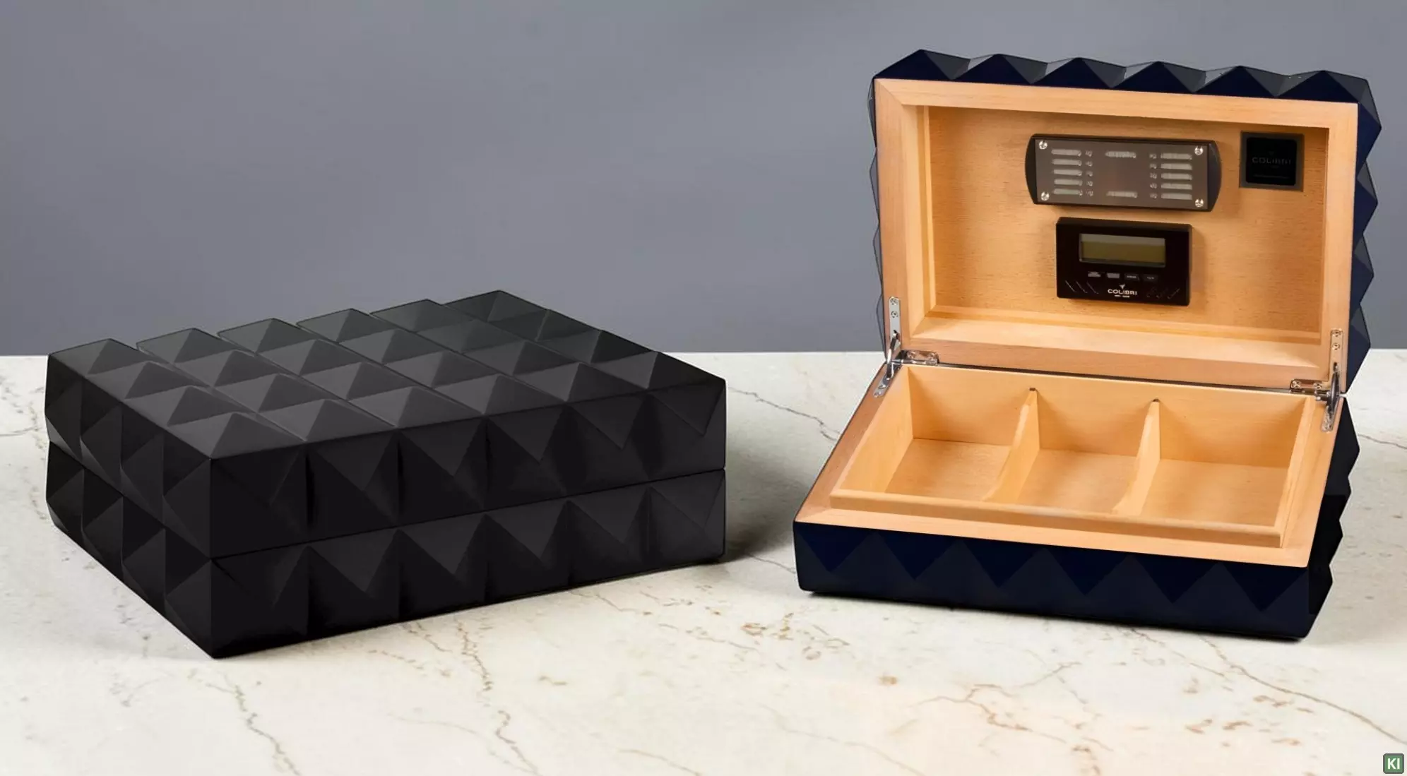 Quasar Humidore von Colibri