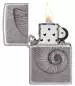 Vorschaubild: Zippo 2008203 Shell Ammonit in Silber antik Emblem Feuerzeug offen