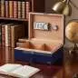 Vorschaubild: Humidor Caseti Paris dunkelblau in einer Bibliothek
