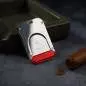 Vorschaubild: Fines Lames LE TAG Clip Red auf einem Tisch geschlossen