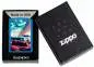Vorschaubild: Zippo 60007632 US Muscle-Car Sky Blue Matte mit blauem Classic Car, amerikanischer Flagge und Flugzeug Verpackung