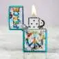 Vorschaubild: Zippo 60007847 Peace Friedenscollage Candy Teal Color Image Szene