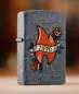 Vorschaubild: Zippo 60007935 Antique Label Black Crackle Laser Engrave Szene