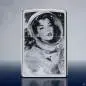 Vorschaubild: Zippo 60007871 Vintage Astronautin High Polish Chrome Color Image Szene