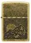 Vorschaubild: Zippo 60007936 Mountain Antique Brass – gravierte Berge im Lustre-Design Frontansicht