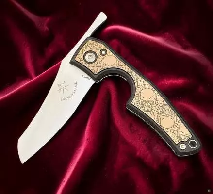 Produktbild: Fines Lames Le Petit Brass Skulls II auf Samt