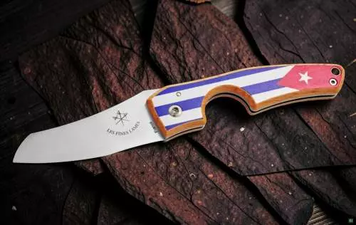 Produktbild: Fines Lames Le Petit Flag Cuba Light auf Tabaktisch