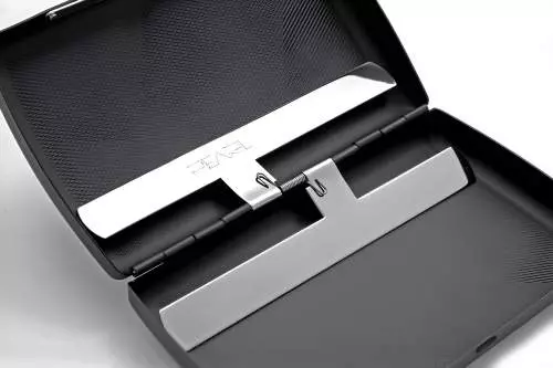 Produktbild: Zigarettenetui Pearl Metall schwarz für 20 IQOS Klammern