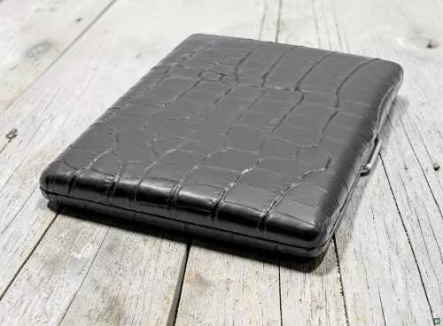 Produktbild: Zigarettenetui Pearl Metall Leder schwarz Kroko 9er Szene