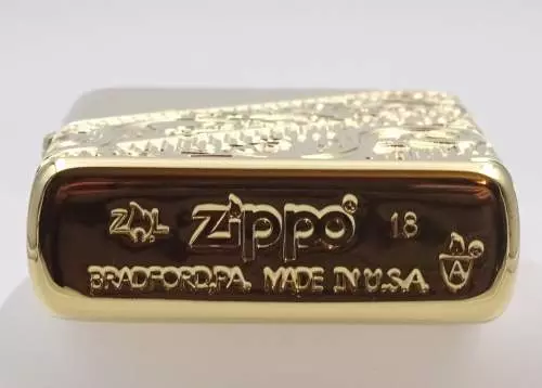 Produktbild: Zippo 2018 Collectible of The Year Golden Scroll unten