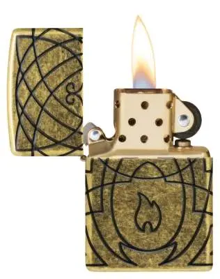 Produktbild: Zippo 60007909 Keltische Flamme Armor Antique Brass MultiCut offen mit Flamme