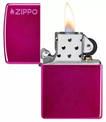 Produktbild: Zippo Candy Raspberry Himbeerrot mit Logo Feuerzeug mit Flamme