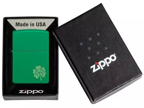 Produktbild: Zippo Lucky Clover Grass Green Lasergravur Feuerzeug Verpackung
