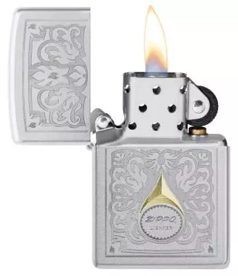 Produktbild: Zippo Vintage-Ranken Satin Chrom Feuerzeug offen