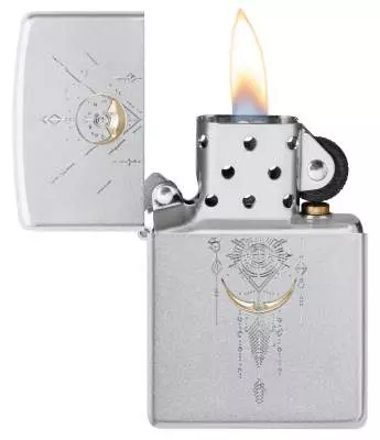 Produktbild: Zippo Two-Tone Zen Satin Chrom Feuerzeug offen