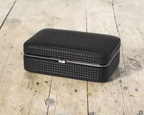 Produktbild: Angelo Reisehumidor Kunstleder Diamond schwarz Szene auf Holz