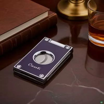 Produktbild: Caseti Paris Zigarrenschneider lila auf dem Tisch