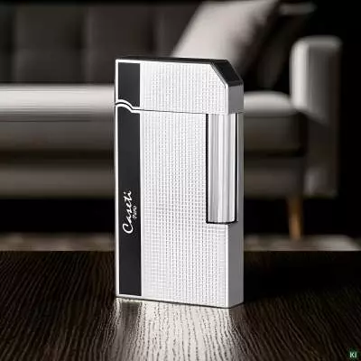 Produktbild: Caseti Paris Feuerzeug Rom schwarz chrom Caree auf Wohnzimmertisch