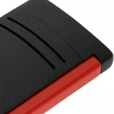 Produktbild: S.T. Dupont MaxiJet Feuerzeug schwarz - rot schräg