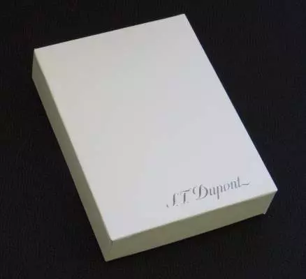 Produktbild: S.T. Dupont Feuerzeug Defi Extreme Fluo blau schwarz Verpackung
