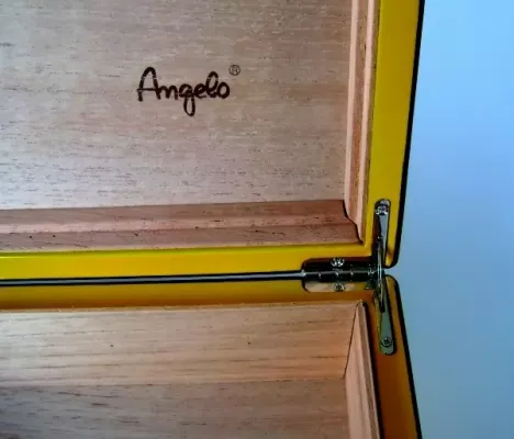 Produktbild: Angelo Humidor Carbon Yellow Marke