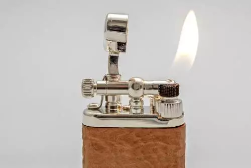 Produktbild: IM Corona Old Boy Pfeifenfeuerzeug 64-4002 Flamme