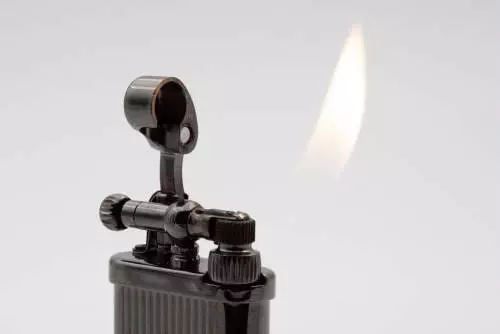 Produktbild: IM Corona Old Boy Pfeifenfeuerzeug verchromt 64-8306 Flamme