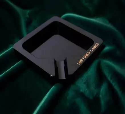 Produktbild: Les Fines Lames MONAD Black Obsidian Zigarrenascher schräg