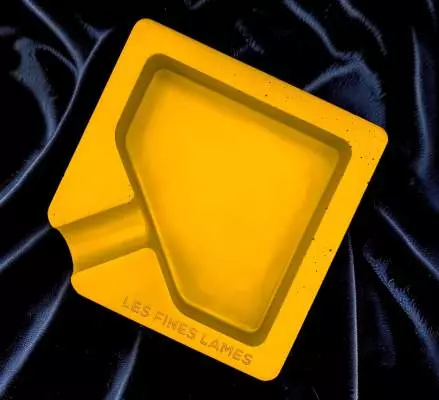 Produktbild: Les Fines Lames MONAD Yellow Concrete Zigarrenascher auf Samt
