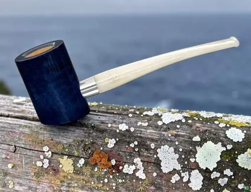Produktbild: Rattray's Ahoy Blue Straight Poker - Szene am Strand