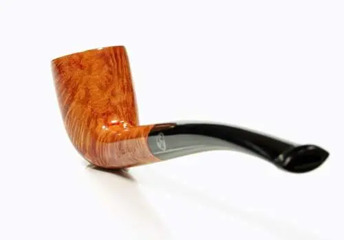 Produktbild: Rattray's Blower's Daughter Light 49 Half-Bent Belgique - Frontansicht