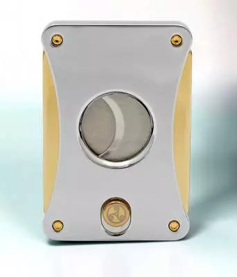 Produktbild: Rattray's Heavy Harry Satin-Gold Zigarrencutter im Licht