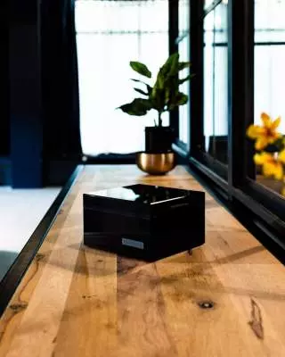 Produktbild: Reposón Vista Mini Black Ambiente