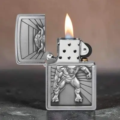 Produktbild: Zippo 2008234 Minotaur Brushed Chrome mit Minotaur-Emblem Szene