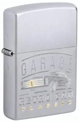 Produktbild: Zippo 60007824 Retro Werkstatt Satin Chrome mit Classic Car, Garage-Schriftzug und messingfarbenen Akzenten