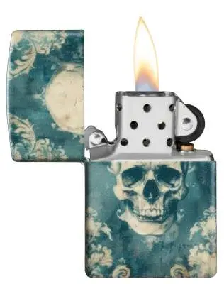 Produktbild: Zippo 60007834 Spooky Skulls 540 Color 540 Matte offen mit Flamme