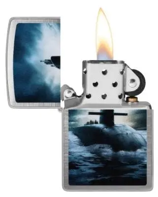 Produktbild: Zippo 60007867 Submarine U-Boot Linen Weave Color Image offen mit Flamme