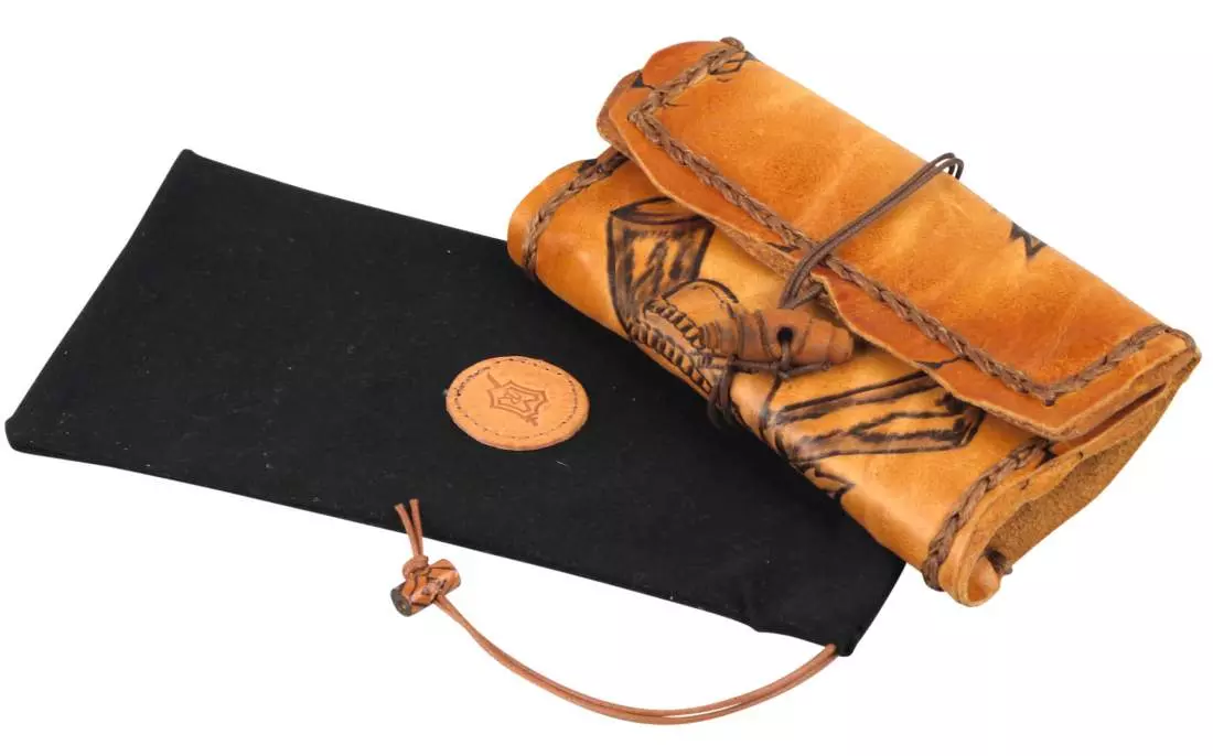 Artikelbild: Original MR Drehertasche Leder braun antik Pyrografie Skull 16.5cm Produktbild: Original MR Drehertasche Leder braun antik Pyrografie Skull 16.5cm