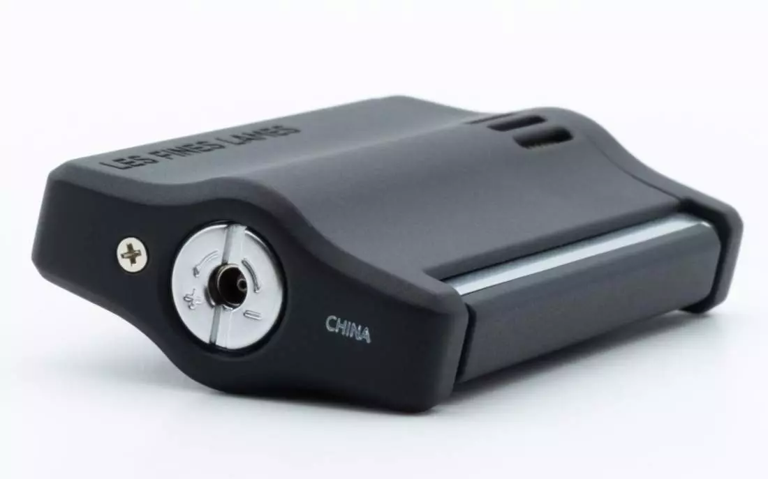 Produktbild: Les Fines Lames Le Feu RS Armor Black Feuerzeug Bodenansicht