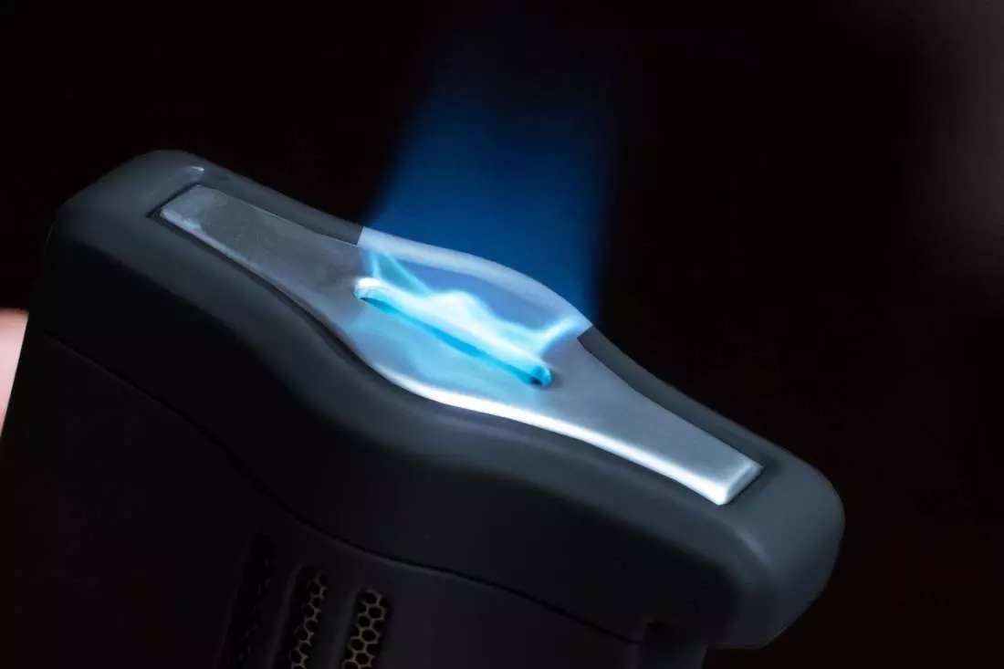 Produktbild: Les Fines Lames Le Feu RS Armor Black Feuerzeug Famme