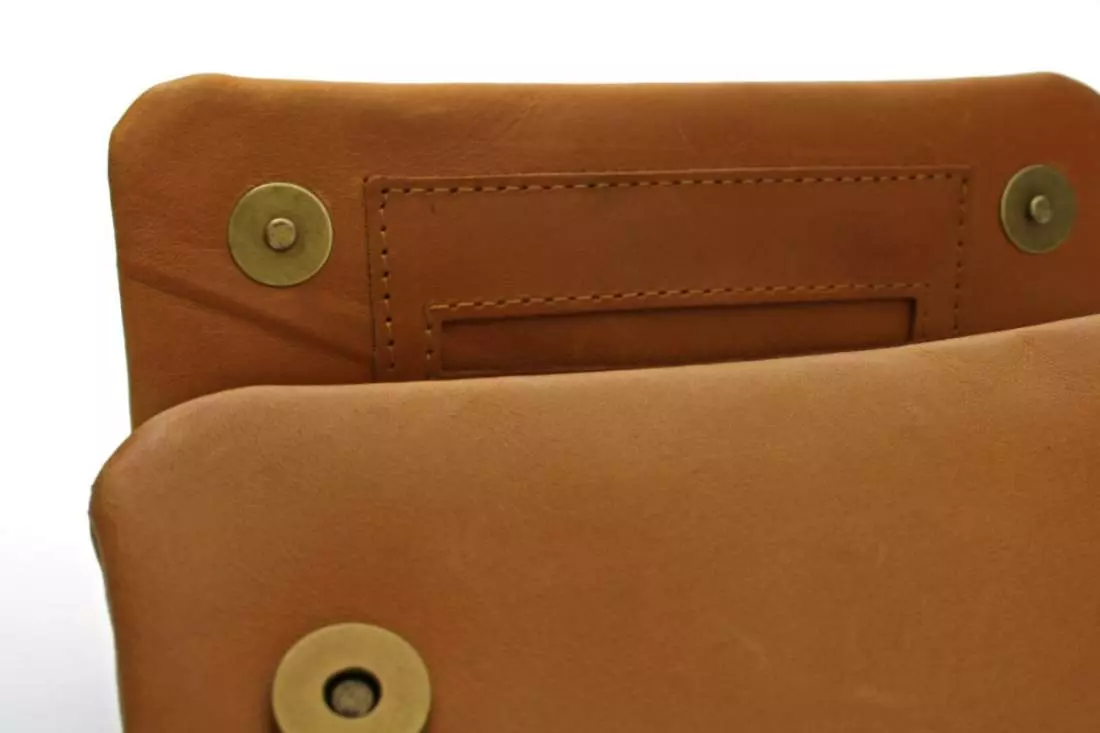 Produktbild: Mestango Kalbsleder hellbraun Magnetknöpfe