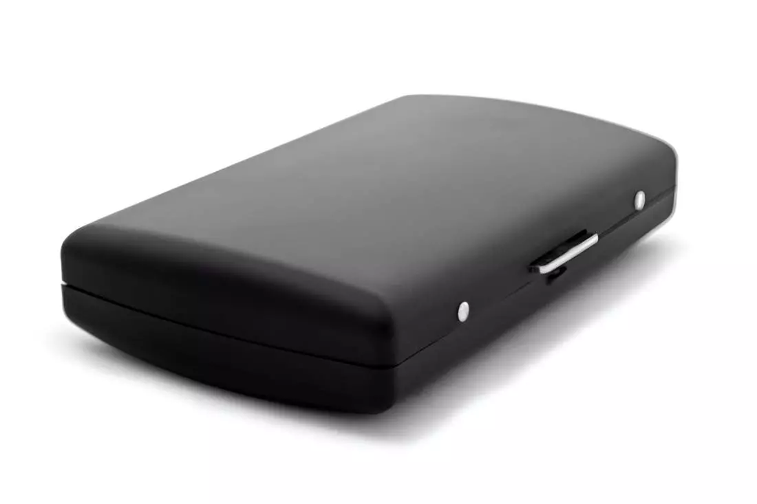 Produktbild: Zigarettenetui Pearl Metall schwarz für 20 IQOS liegend