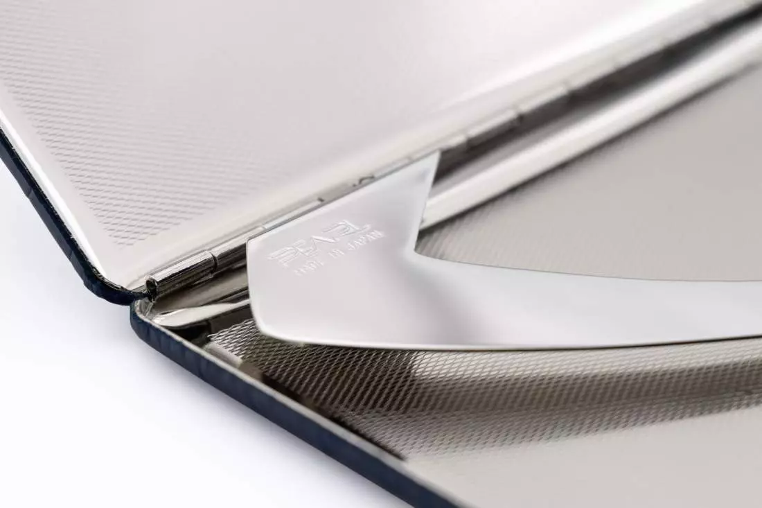 Produktbild: Zigarettenetui Pearl Metall Leder blau Kroko 9er Bügel