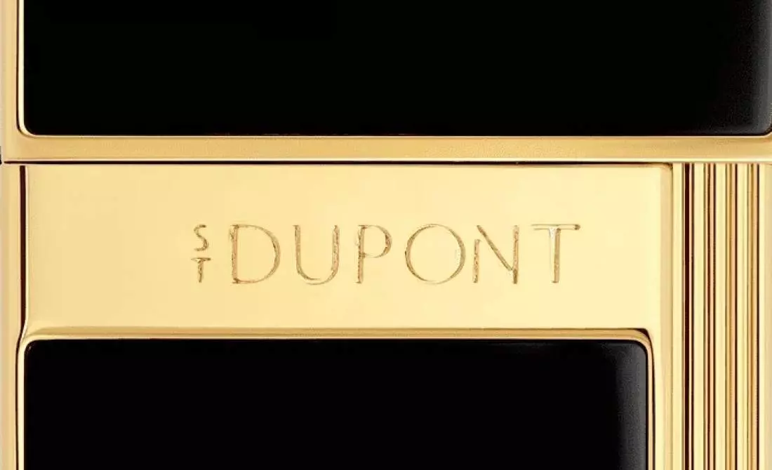 Produktbild: S.T. Dupont Slimmy Feuerzeug schwarz gold Logo
