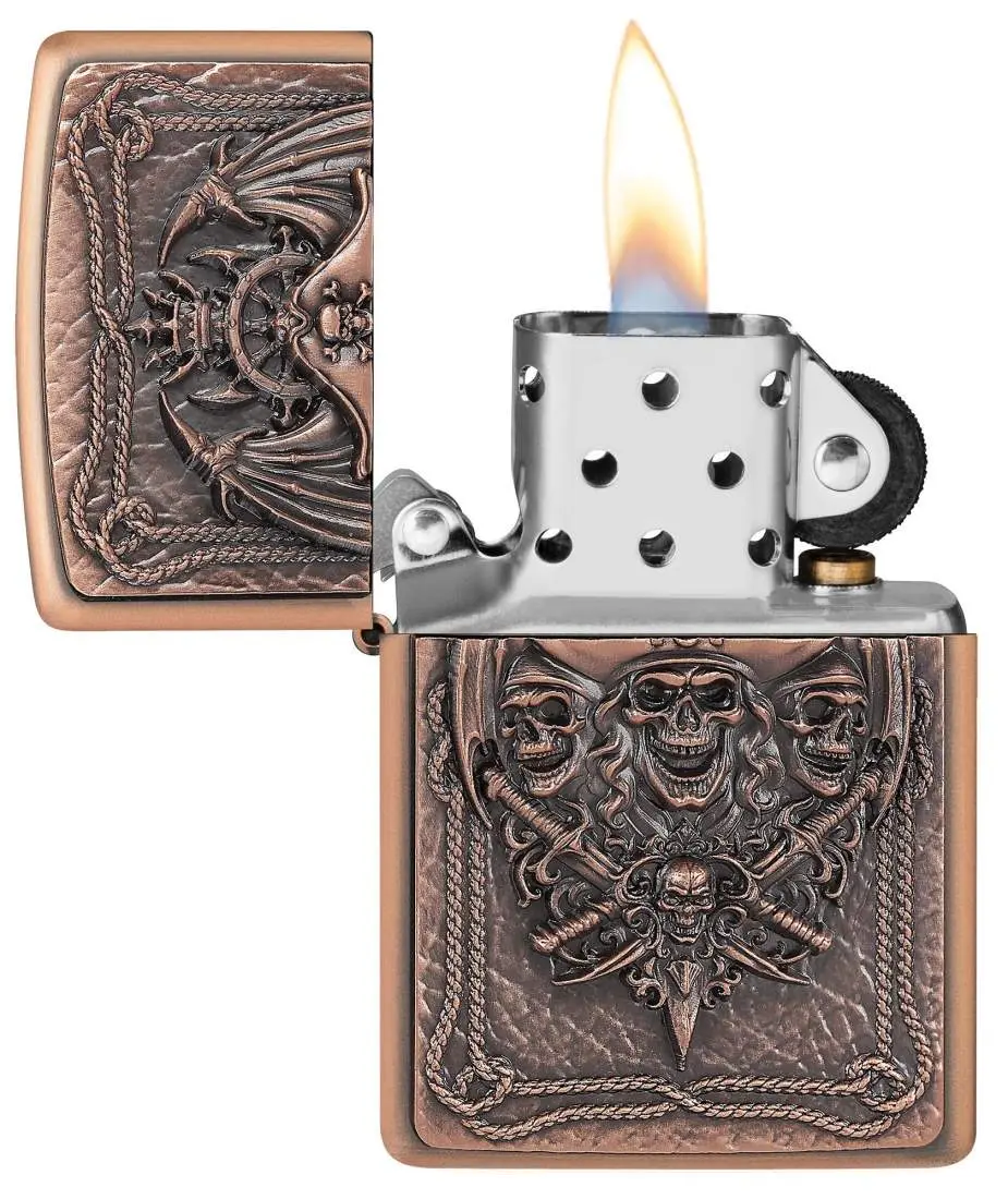 Produktbild: Zippo Pirate Skull Limited Edition 200820offen mit Flamme