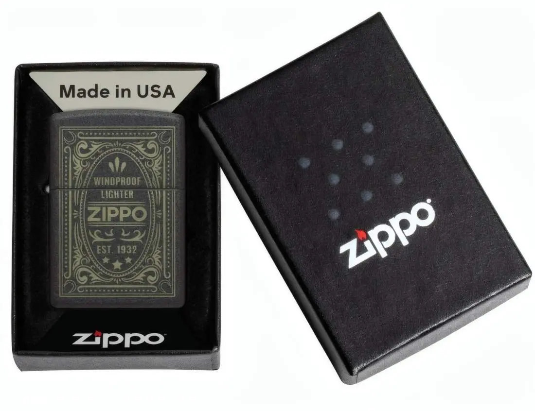 Produktbild: Zippo 60007935 Antique Label Black Crackle Laser Engrave Verpackung