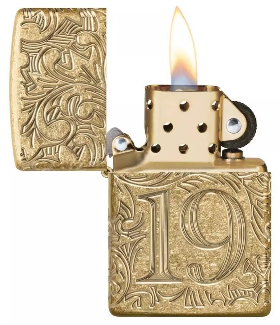 Produktbild: Zippo Flame Armor Case schwarz matt Feuerzeug offen
