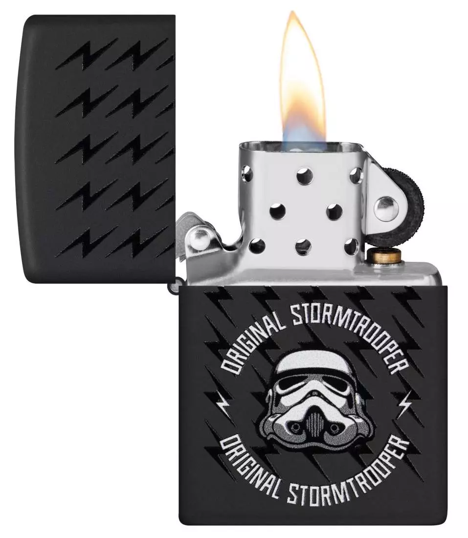 Produktbild: Zippo Original Stormtrooper Helm und Blitze schwarz matt Feuerzeug offen