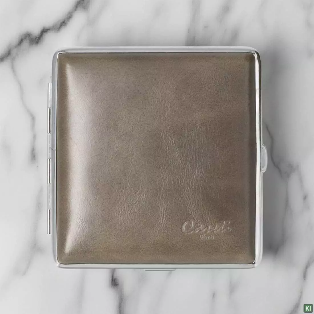 Produktbild: Zigarettenetui Caseti Leder grau 20er auf Marmor